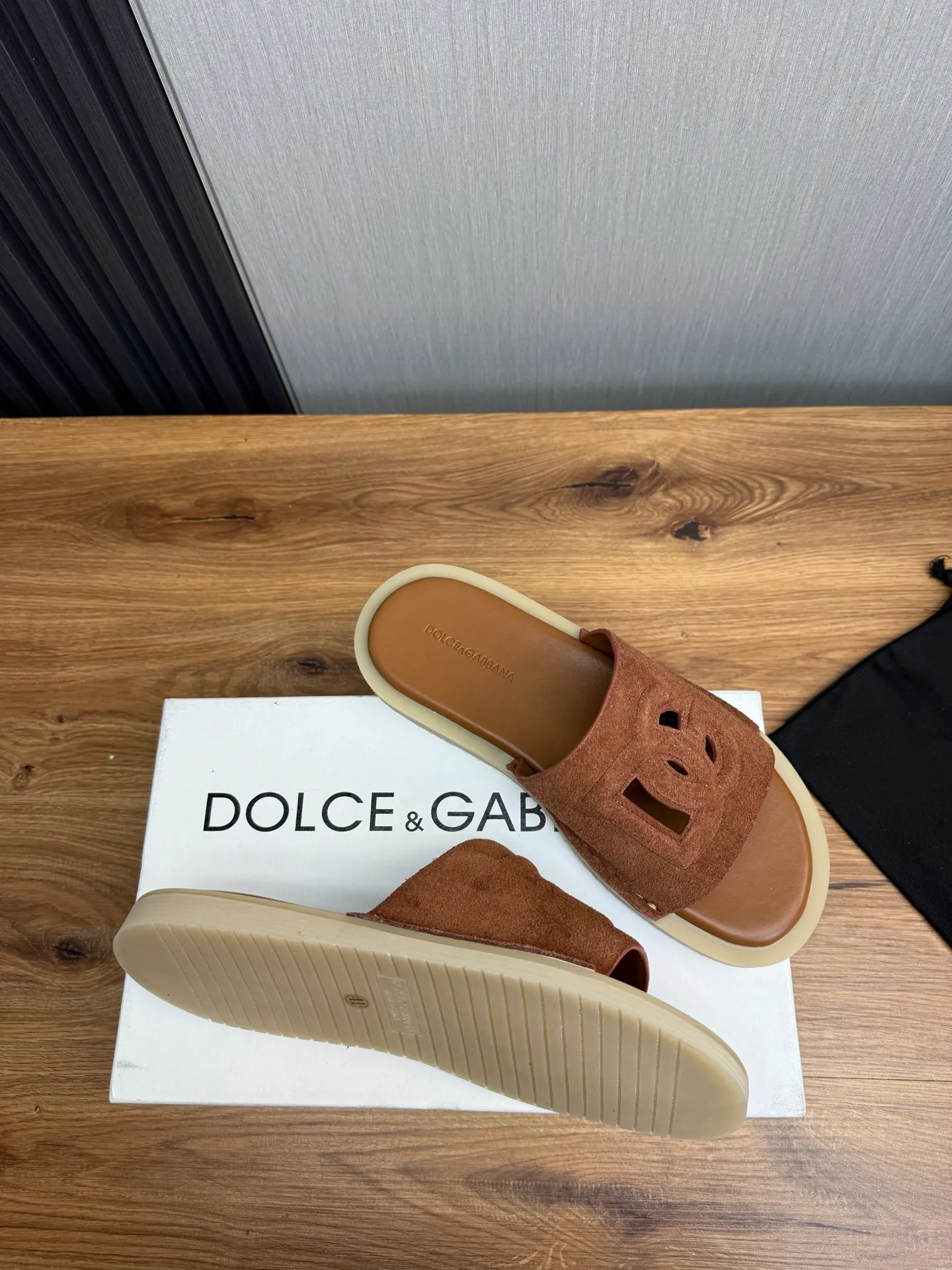 Men's men's shoes💰340💰Dolce & gabbana (DG) official website synchronized new slippers💥Fashion hot models: 1 exclusive mold opening✅Unique brand style logo upper💥Original private mold outsole✔️36-44 (45 customized, non-refundable)